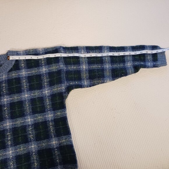 Northern Reflections Blue Plaid Crew Neck Sweater, Size Large - Picture 12 of 14